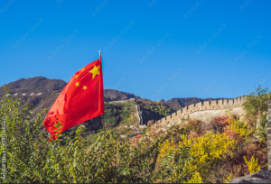 bendera tiongkok di tembok besar china
